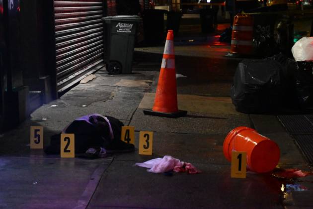 Man Killed After Assault Near Rainbow Station Sex Shop In Manhattan New York - 11 October 2026 NYPD officers work the scene outside Rainbow Station sex shop on 8th Avenue where a man died after reportedly being assaulted within the confines of the 10th precinct in Manhattan, New York, United States on Sunday, October 11, 2026. Sunday evening at approximately 9:10 pm the incident took place. Clothing, shoes and blood were discovered at the scene. The victim was taken to Bellevue Hospital where he was pronounced dead. There are no arrests and the investigation is ongoing by the NYPD. Manhattan United States Copyright: xKylexMazzax xSOPAxImagesx Kyle-Mazza-1458095