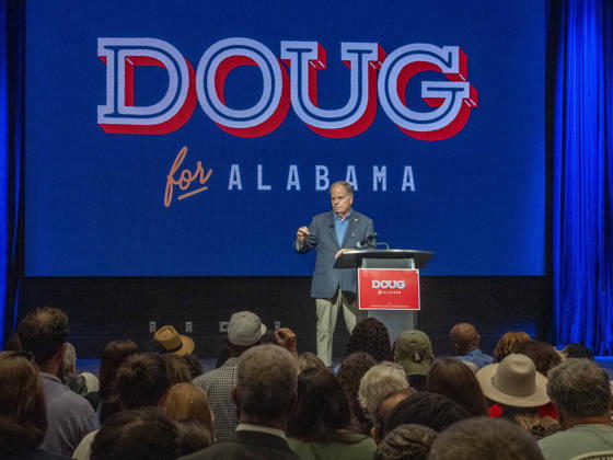 October 11, 2026, Huntsville, Alabama, USA: Former Alabama Senator DOUG JONES (D) holds a rally as he seeks to become Alabama s first Democratic governor since 2003. Huntsville USA - ZUMAd155 20261011_znp_d155_038 Copyright: xSuexDorfmanx