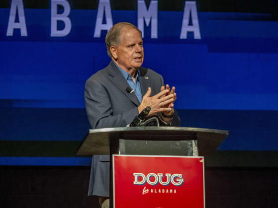 October 11, 2026, Huntsville, Alabama, USA: Former Alabama Senator DOUG JONES (D) holds a rally as he seeks to become Alabama s first Democratic governor since 2003. Huntsville USA - ZUMAd155 20261011_znp_d155_044 Copyright: xSuexDorfmanx