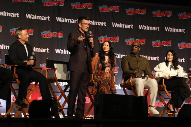 NEW YORK, NY- OCTOBER 11: Alexi Hawley, Nathan Fillion, Melissa O Neil, Richard T. Jones and Alyssa Diaz pictured at The Rookie panel during New York Comic Con 2026 at Javits Center on October 11, 2026 in New York City. Copyright: xRWx