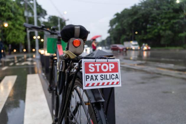 Cyclists Protest US-Led Pax Silica Initiative MANILA, PHILIPPINES - OCTOBER 12, 2026: A bike ride was led by local cyclists, along with environmental advocates, in condemnation of the US-led Pax Silica Initiative that participants say will destroy the livelihoods of local farming communities, displace local indigenous communities, and consume tremendous amounts of water that would have otherwise be utilized by local Filipinos. The route started in the Quezon City Hall and ended in the Bonifacio Shrine where the closing program was held with each sector that participated in the bike ride expressing their message of solidarity to the cause. Multiple stops where held in front of the office of the Department of Environment and Natural Resources Copyright: x xCharlesxEdmonxS.xPerezx xJNAxPressx