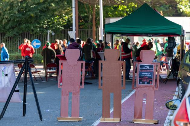 This image shows a striker picket at the VRT during a strike in the public services in Belgium, against the Federal Government s budgetary measures, organised by the trade unions on Monday 12 October 2026 in Brussels.  NICOLASxMAETERLINCK 189537860
