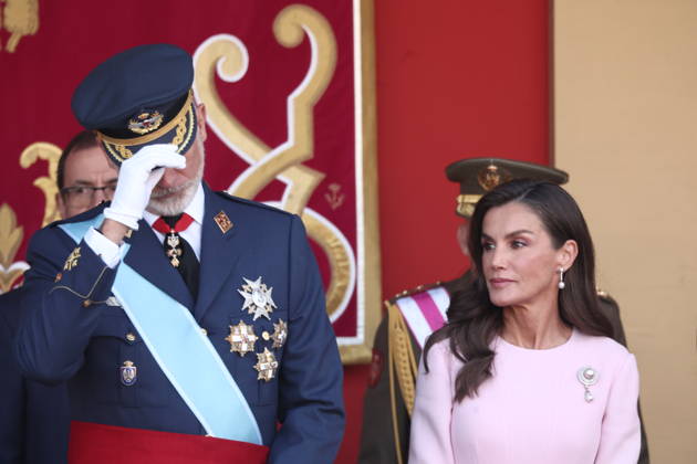 October 12 Parade for Hispanic Heritage Day King Felipe VI and Queen Letizia during the solemn ceremony honoring the national flag and the military parade on October 12, Hispanic Heritage Day, at Plaza de Cánovas del Castillo, on October 12, 2026, in Madrid, Spain. The events begin with the raising of the flag and are followed by a tribute to those who gave their lives for the country. Subsequently, the military air and ground parades begin. Approximately 4,400 members of the Armed Forces, the security forces, and various civilian public institutions are participating this year in the parade presided over by the King and Queen. The aerial parade featured 50 fighter, training, and transport aircraft, as well as around 30 helicopters. On the  Copyright: xEduardoxParrax 7840583