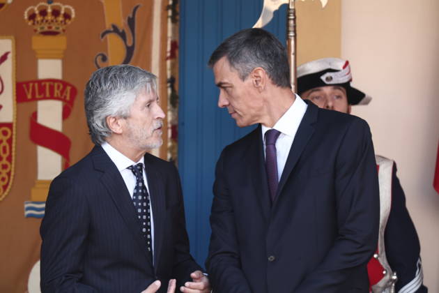 October 12 Parade for Hispanic Heritage Day: Interior Minister Fernando Grande Marlaska, and Prime Minister Pedro Sánchez, during the solemn ceremony honoring the national flag and the military parade for October 12, Hispanic Heritage Day, in Plaza de Cánovas del Castillo, on October 12, 2026, in Madrid, Spain. The events begin with the flag-raising ceremony and are followed by a tribute to those who gave their lives for the country. Subsequently, the military air and ground parades begin. Approximately 4,400 members of the Armed Forces, the security forces, and various civilian public institutions are participating this year in the parade presided over by the King and Queen. The aerial parade featured 50 fighter, training, and transport a Copyright: xEduardoxParrax 7840645