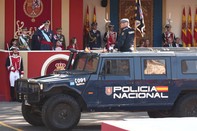 October 12 Parade for Hispanic Heritage Day King Felipe VI during the solemn ceremony honoring the national flag and the military parade for October 12, Hispanic Heritage Day, in the Plaza de Cánovas del Castillo, on October 12, 2026, in Madrid, Spain. The events begin with the raising of the flag and are followed by a tribute to those who gave their lives for the country. Subsequently, the military air and ground parades begin. Approximately 4,400 members of the Armed Forces, the security forces, and various civilian public institutions are participating this year in the parade presided over by the King and Queen. The aerial parade featured 50 fighter, training, and transport aircraft, as well as around 30 helicopters. On the ground, appr Copyright: xEduardoxParrax 7840676