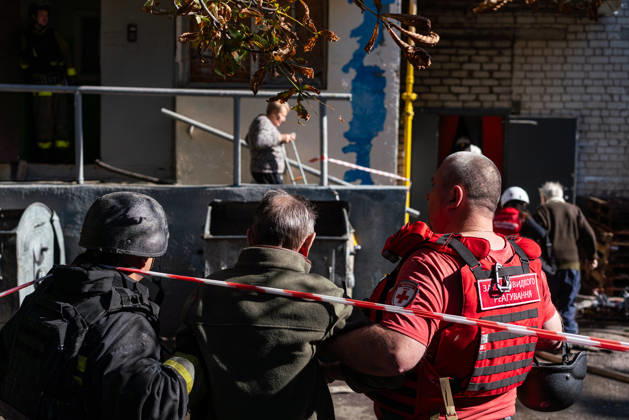 Russian drone attack hits residential building in Ukraine s Kharkiv, injuring 13 KHARKIV, UKRAINE - OCTOBER 12: Emergency responders work at the site of a drone attack that struck a residential building, injuring 13 people, in Kharkiv, Ukraine, on October 12, 2026. Firefighters, police officers and rescue teams arrive at the scene to assist residents following the attack. Carlo Bravo Anadolu Kharkiv Ukraine. Editorial use only. Please get in touch for any other usage.  Copyright: x2026xAnadoluxCarloxBravox