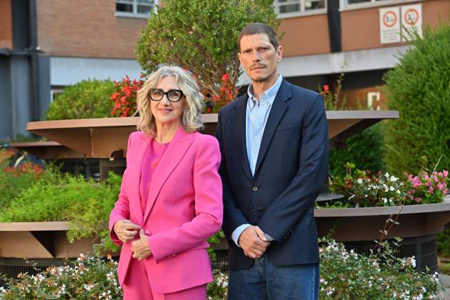 IPA89593292 - Rome: Rai Studios on Via Teulada. Photocall for the TV series Libera: The Case of Elena Palma. Pictured: Matteo Martari, Lunetta Savino  Copyright: xMaurizioxD Avanzox xMaurizioxDxAvanzox IPA89593292