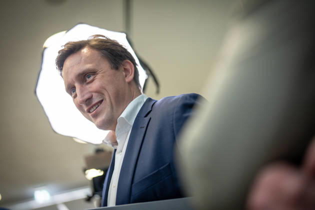 Sebastian Lechner, Landesvorsitzender CDU Niedersachsen, im Gespräch mit Journalisten im Konrad-Adenauer-Haus am Rande der Präsidiumsklausur;Präsidiumsklausurtagung der CDU Deutschlands in Berlin, Oktober 2026, Berlin Berlin Deutschland Konrad-Adenauer-Haus