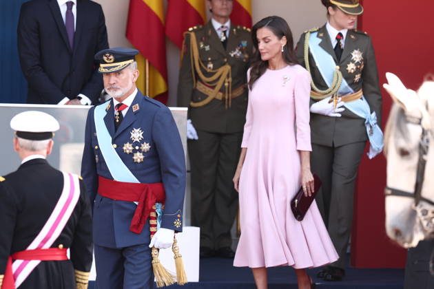 October 12 Parade for Hispanic Heritage Day King Felipe VI and Queen Letizia during the solemn ceremony honoring the national flag and the military parade on October 12, Hispanic Heritage Day, at Plaza de Cánovas del Castillo, on October 12, 2026, in Madrid, Spain. The events begin with the raising of the flag and are followed by a tribute to those who gave their lives for the country. Subsequently, the military air and ground parades begin. Approximately 4,400 members of the Armed Forces, the security forces, and various civilian public institutions are participating this year in the parade presided over by the King and Queen. The aerial parade featured 50 fighter, training, and transport aircraft, as well as around 30 helicopters. On the  Copyright: xEduardoxParrax 7840790