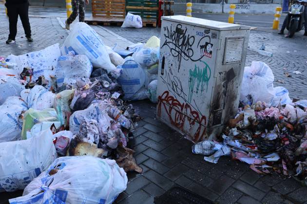 the aftermath of a riot outside the Gare du Midi-Zuid Station, in Brussels on Monday 12 October 2026, as a strike in the public services against the Federal Government s budgetary measures is organised by the trade unions.  NICOLASxMAETERLINCK 189545351