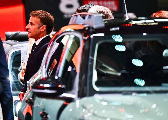 2026 PARIS AUTO SHOW PHOTOPQR OUEST FRANCE Franck Dubray Paris, Oct. 12, 2026 Paris Auto Show at Porte de Versailles in Paris Citroën booth featuring the new 2CV Emmanuel Macron next to the 2CV Photo by Franck Dubray, Oct. 12 2026 Paris Motor Show, Paris, France  Copyright: xPHOTOPQR OUESTxFRANCE MAXPPPxFranckxDubrayx 20261012OFR0414 20261012OFR0414