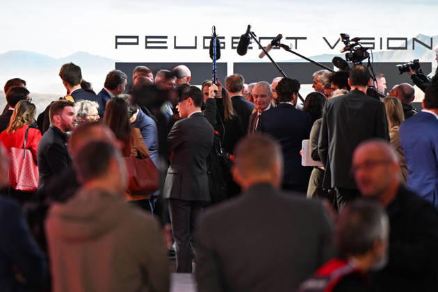 French President Emmanuel Macron, accompanied by Luc Chatel and Roland Lescure, Minister of the Economy, Finance, and Industrial, Energy, and Digital Sovereignty, attends the 2026 Paris Motor Show at Paris Expo · Porte de Versailles in Paris, France, on October 12, 2026. Lionel Urman Bestimage French President Emmanuel Macron at the international Paris Motor Show at the Porte de Versailles in Paris, France, on October 12, 2026. Paris, France Copyright: xLIONELxURMANxx xBESTIMAGExLIONELxURMANxx xBESTIMAGEx