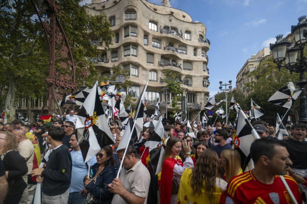 Demonstration in Barcelona under the slogan Catalonia with Ceuta: One Spain —Several people during a demonstration under the slogan Catalonia with Ceuta: One Spain, on October 12, 2026, in Barcelona, Catalonia, Spain. The rally marking October 12, organized by Unidos por Ceuta, Espanya i Catalans, Catalunya Suma, S’ha Acabat, and Impulso Ciudadano, aims to celebrate the National Day and reaffirm the unity of Spain and the ties between Catalonia and Ceuta. OCTOBER 12, 2026 Lorena Sopê Barcelona, Catalonia Barcelona, Catalonia, Spain  Copyright: xLorenaxSopÃªnax 7841091