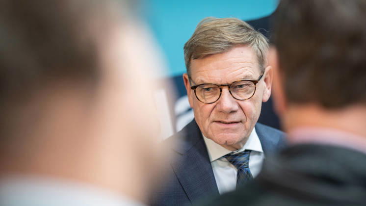 Außenminister Johann Wadephul im Konrad-Adenauer-Haus, im Gespräch mit Journalisten;Präsidiumsklausurtagung der CDU Deutschlands in Berlin, Oktober 2026, Berlin Berlin Deutschland Konrad-Adenauer-Haus