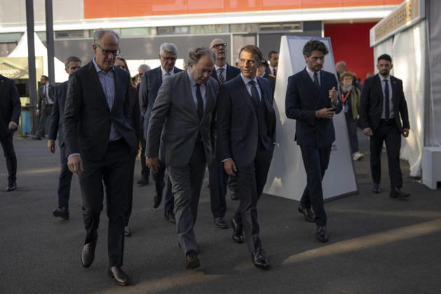 President Macron at Paris Motor Show - Paris French President Emmanuel Macron and Head of French auto industry lobby PFA ( plateforme de l Automobile ) Luc Chatel at the Paris Motor Show in Paris, on October 12, 2026. Photo by Eliot Blondet ABACAPRESS.COM Paris France France  Copyright: xBlondetxEliot ABACAx