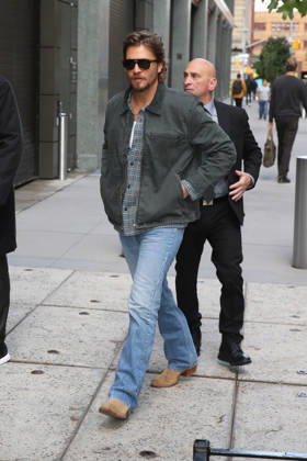 October 12, 2026, New York, New York, USA: LUKE GRIMES at ABC Studios in New York City for ‘Live With Kelly and Markâ New York USA - ZUMAh16_ 20261012_zaf_h16_065 Copyright: xDanxHerrickx