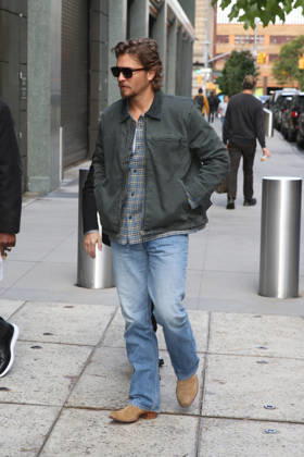 October 12, 2026, New York, New York, USA: LUKE GRIMES at ABC Studios in New York City for ‘Live With Kelly and Markâ New York USA - ZUMAh16_ 20261012_zaf_h16_063 Copyright: xDanxHerrickx