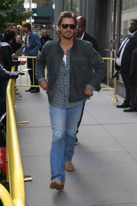 October 12, 2026, New York, New York, USA: LUKE GRIMES at ABC Studios in New York City for ‘Live With Kelly and Markâ New York USA - ZUMAh16_ 20261012_zaf_h16_082 Copyright: xDanxHerrickx