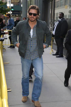 October 12, 2026, New York, New York, USA: LUKE GRIMES at ABC Studios in New York City for ‘Live With Kelly and Markâ New York USA - ZUMAh16_ 20261012_zaf_h16_085 Copyright: xDanxHerrickx