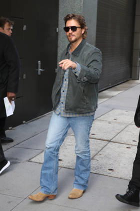 October 12, 2026, New York, New York, USA: LUKE GRIMES at ABC Studios in New York City for ‘Live With Kelly and Markâ New York USA - ZUMAh16_ 20261012_zaf_h16_074 Copyright: xDanxHerrickx