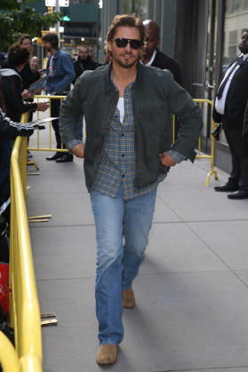 October 12, 2026, New York, New York, USA: LUKE GRIMES at ABC Studios in New York City for ‘Live With Kelly and Markâ New York USA - ZUMAh16_ 20261012_zaf_h16_083 Copyright: xDanxHerrickx