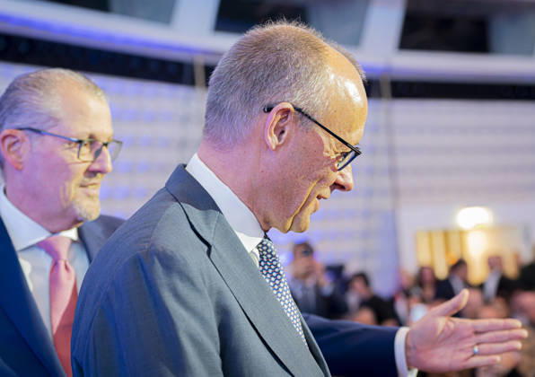Friedrich Merz besucht Arbeitgebertag 2026 EUR, Deutschland, Berlin, 13.10.2026: Bundeskanzler Friedrich Merz (CDU) und Arbeitgeberpräsident Rainer Dulger auf dem Arbeitgebertag 2026 der Bundesvereinigung der Deutschen Arbeitgeberverbände.