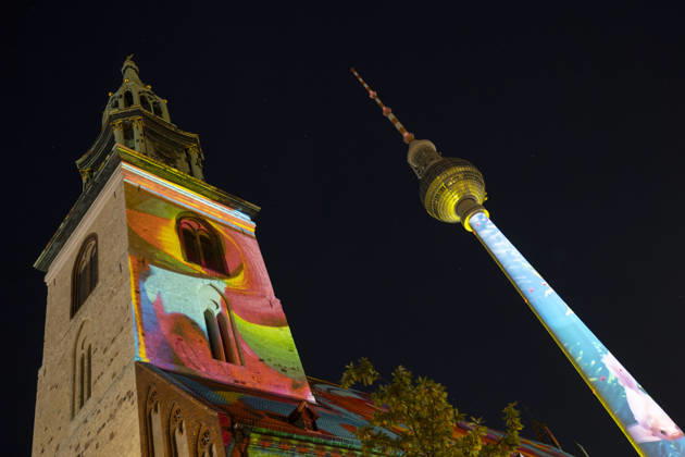 Festival of Lights , Lichterfest in der Innenstadt, Berlin, 10.10.2026 St. Marienkirche und Berliner Fernsehturm, 22. BERLIN FESTIVAL OF LIGHTS, Motto: Colours of Love, Lichtinstallationen, 12.10.2026, Berlin, Deutschland < english> St. Mary s Church and Berlin TV Tower, 22nd Berlin Festival of Lights, theme: Colours of Love, light installations, October 12, 2026, Berlin, Germany Berlin Innenstadt Berlin Deutschland, Germany Copyright: xPeterxEngelkex