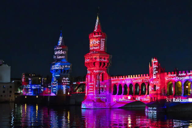 Festival of Lights , Lichterfest in der Innenstadt, Berlin, 10.10.2026 Oberbaumbrücke, 22. BERLIN FESTIVAL OF LIGHTS, Motto: Colours of Love, Lichtinstallationen, 12.10.2026, Berlin, Deutschland < english> Oberbaumbrücke, 22nd BERLIN FESTIVAL OF LIGHTS, Motto: Colors of Love, light installations, October 12, 2026, Berlin, Germany < english> 22nd Berlin Festival of Lights, Theme: Colors of Love, light installations, October 12, 2026, Berlin, Germany Berlin Innenstadt Berlin Deutschland, Germany Copyright: xPeterxEngelkex