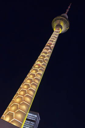 Festival of Lights , Lichterfest in der Innenstadt, Berlin, 10.10.2026 Berliner Fernsehturm, 22. BERLIN FESTIVAL OF LIGHTS, Motto: Colours of Love, Lichtinstallationen, 12.10.2026, Berlin, Deutschland < english> Berlin TV Tower, 22nd Berlin Festival of Lights, theme: Colours of Love, light installations, October 12, 2026, Berlin, Germany Berlin Innenstadt Berlin Deutschland, Germany Copyright: xPeterxEngelkex