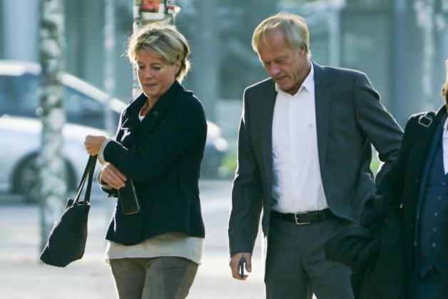 CNTV BLOCK- Gerhard Delling TV Moderator Christina Block Unternehmerin mit ihren kommen wie immer zu Fuss zum Gericht am 82 Prozess Tag13.10.2026 in beim Prozess wegen mutmasslicher Kindesentfuehrung im Landgericht Hamburg Strafjustizgebaeude Entfuehrungsfall der Block Kinder Hamburg Deutschland
