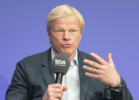 Oliver Kahn besucht Arbeitgebertag 2026 EUR, Deutschland, Berlin, 13.10.2026: Oliver Kahn, Welttorhüter, Unternehmer, Investor, Gründer der Oliver Kahn-Stiftungim Interview auf dem Arbeitgebertag 2026 der Bundesvereinigung der Deutschen Arbeitgeberverbände.
