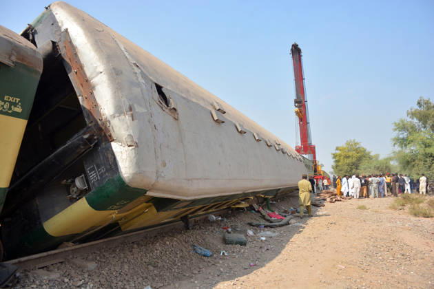 7 killed, 40 injured as passenger train derails in Pakistan MULTAN, PAKISTAN - OCTOBER 13: Rescue workers search for victims following the derailment of the Rehman Baba Express passenger train on the outskirts of Multan, Pakistan, on October 13, 2026. At least seven people were killed and 40 others injured when a passenger train derailed in Pakistan s eastern Punjab province early Tuesday, local media reported. Muhammad Reza Anadolu Multan Pakistan. Editorial use only. Please get in touch for any other usage.  Copyright: x2026xAnadoluxMuhammadxRezax