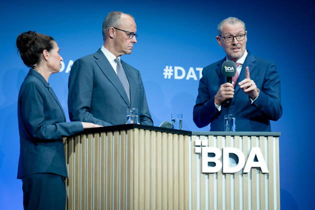 Deutschen Arbeitgebertag, bcc, Berlin Congress Center Deutschen Arbeitgebertag, bcc, Berlin Congress Center, Rainer Dulger, Arbeitgeberpräsident Friedrich Merz, Bundeskanzler Dagmar Rosenfeld Berlin Berlin GER