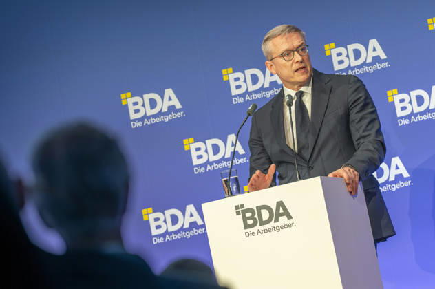 Karsten Wildberger besucht Arbeitgebertag 2026 EUR, Deutschland, Berlin, 13.10.2026: Karsten Wildberger (CDU) , Bundesminister für Digitales und Staatsmodernisierung auf dem Arbeitgebertag 2026 der Bundesvereinigung der Deutschen Arbeitgeberverbände.