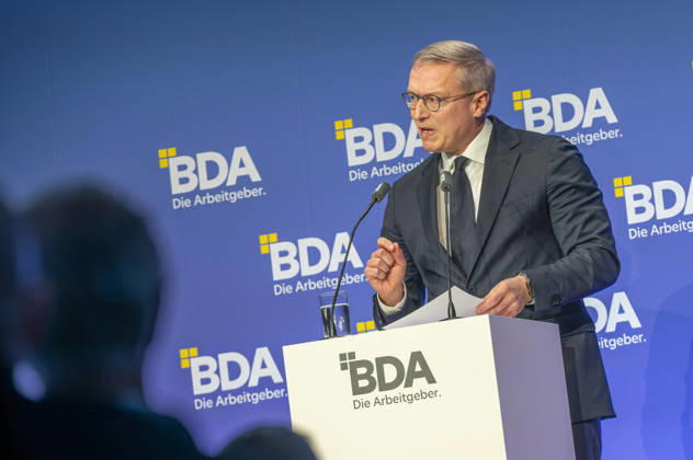 Karsten Wildberger besucht Arbeitgebertag 2026 EUR, Deutschland, Berlin, 13.10.2026: Karsten Wildberger (CDU) , Bundesminister für Digitales und Staatsmodernisierung auf dem Arbeitgebertag 2026 der Bundesvereinigung der Deutschen Arbeitgeberverbände.