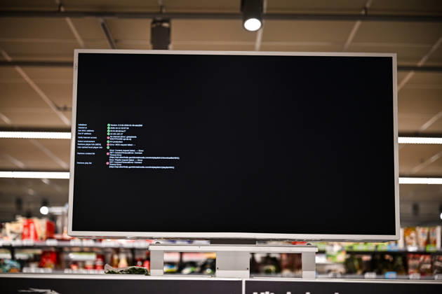 Suspected cyberattack disrupts supermarket operations across Europe ROTTERDAM, NETHERLANDS - OCTOBER 13: A major cybersecurity incident affecting supermarket chain Albert Heijn in Rotterdam, Netherlands on October 13, 2026, and other businesses disrupts operations in the Netherlands, France and other European countries. The ongoing investigation has raised concerns about a possible cyberattack, while the company warns customers of potential phishing attempts. Authorities and cybersecurity experts continue to assess the incident Mouneb Taim Anadolu Rotterdam Netherlands. Editorial use only. Please get in touch for any other usage.  Copyright: x2026xAnadoluxMounebxTaimx
