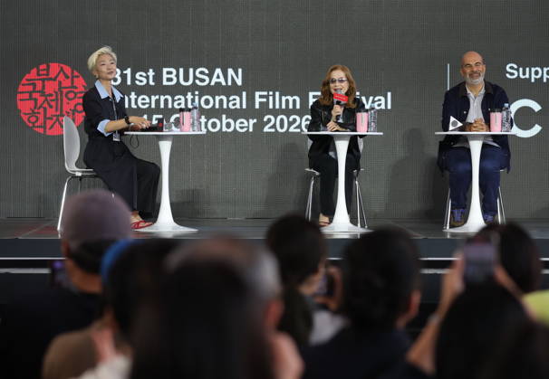 French actress Isabelle Huppert at BIFF French actress Isabelle Huppert at BIFF French actress Isabelle Huppert (C) attends an open talk event at the 31st Busan International Film Festival (BIFF) at the Busan Cinema Center in the southeastern port city on Oct. 13, 2026. (Yonhap) 2026-10-14 12:23:56 <Copyright ¨Ï 1980-2026 YONHAPNEWS AGENCY. .> ºÎ»ê±¤¿ª½Ã EDITORIAL USE ONLY  Copyright: xx actress ???x yonphotos257639