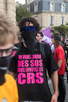 High School Stdent Mobilisation - Bordeaux A protester with their face covered wears a T-shirt reading We send you SOS calls, you send riot police during Act V of the high school student mobilisation in Bordeaux, France on October 13, 2026. Photo by Fabrice Sapte ABACAPRESS.COM Bordeaux France  Copyright: xSaptexFabrice ABACAx