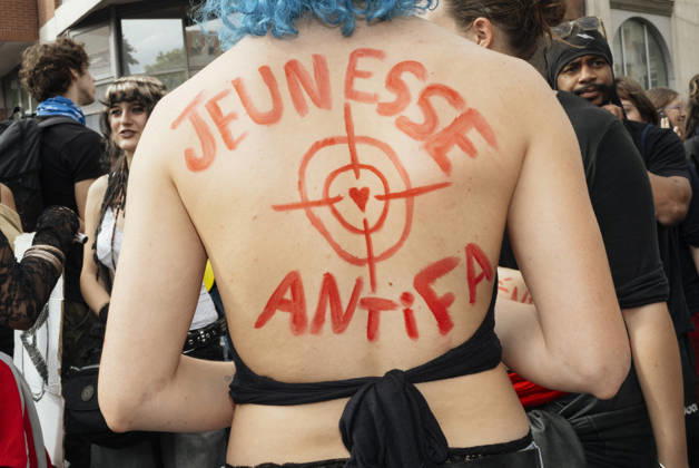 High School Student Mobilisation - Toulouse On the back of a protester, a target with a heart and the words - Jeunesse Antifa. Act V of the secondary school and university students protests. Young people and the world of work are continuing their joint mobilisation and demands for adequate resources for education, better study conditions, an end to student precariousness, and access to housing. France, Toulouse, 13 October 2026. Photo by Patricia Huchot-Boissier AbacaPress.com. TOULOUSE OCCITANIE France  Copyright: xHuchot-BoissierxPatricia ABACAx