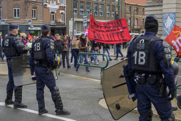 High School Students Demonstrate With Marine Tondelier In Lens - France High school students from Lens participate in a protest march through the streets of Lens, Pas de Calais, France on October 13, 2026, accompanied by political figures, teachers, and union representatives, with visible interaction between demonstrators and riot police (CRS). Photo by Blanquart C ANDBZ ABACAPRESS.COM Lens Hauts-de-France France  Copyright: xBlanquartxCh ANDBZ ABACAx