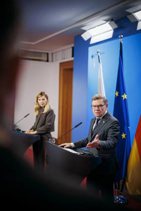 Johann Wadephul (CDU), Bundesaussenminister, trifft Welislawa Petrowa-Tschamova (Velislava Petrova-Chamova), Aussenministerin von Bulgarien. Berlin, 14.10.2026. Fotografiert im Auftrag des Auswaertigen Amtes Berlin Deutschland Copyright: xThomasxTrutschel AAx