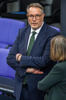Bundestag Alexander Schweitzer (SPD), Bundesminister fuer Arbeit und Soziales, im Deutschen Bundestag am 14.10.26 in Berlin. Berlin Berlin Deutschland Bundestag