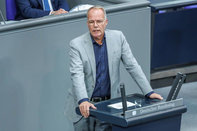 Bundestag Matthias Miersch (SPD) im Deutschen Bundestag am 14.10.26 in Berlin. Berlin Berlin Deutschland Bundestag