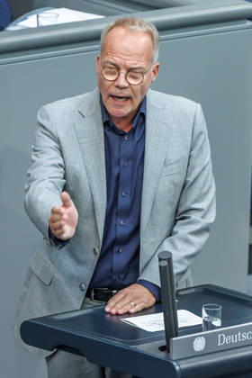 Bundestag Matthias Miersch (SPD) im Deutschen Bundestag am 14.10.26 in Berlin. Berlin Berlin Deutschland Bundestag
