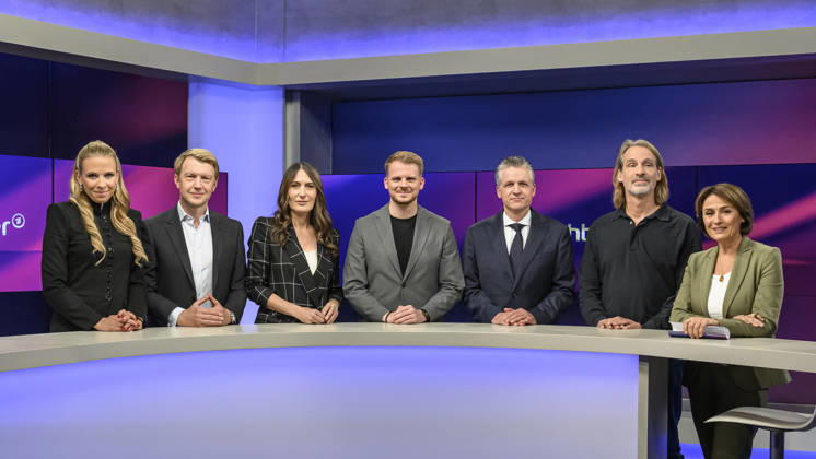 im Bild v.l.: Nena Brockhaus (Journalistin), Markus Preiß (Leiter ARD-Hauptstadtstudio), Anja Kohl (ARD-Moderatorin und Wirtschaftsexpertin), Tim Klüssendorf, SPD (Generalsekretär), Thorsten Frei, CDU (Unionsfraktionsvorsitzender), Richard David Precht (Philosoph), Sandra Maischberger, GER, Berlin, Studio, zu Gast bei – Maischberger, politische Talkshow, TV, Format, mit Moderatorin – Sandra Maischberger, Das Erste, aus Adlershof – Am Studio 20, 14.10.2026, Copyright: HMBxMedia UwexKoch
