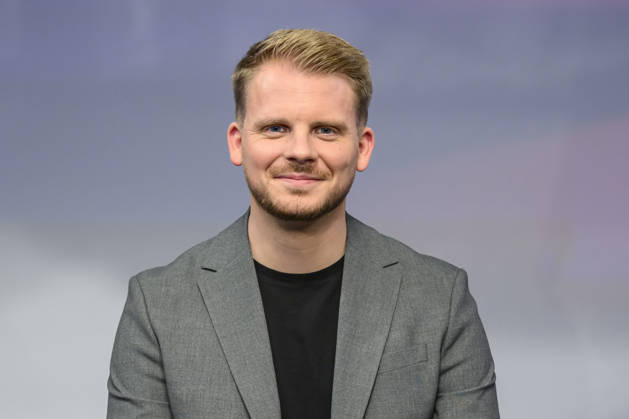 im Bild v.l.: Tim Klüssendorf, SPD (Generalsekretär), GER, Berlin, Studio, zu Gast bei Maischberger, politische Talkshow, TV, Format, mit Moderatorin Sandra Maischberger, Das Erste, aus Adlershof Am Studio 20, 14.10.2026, Copyright: HMBxMedia UwexKoch