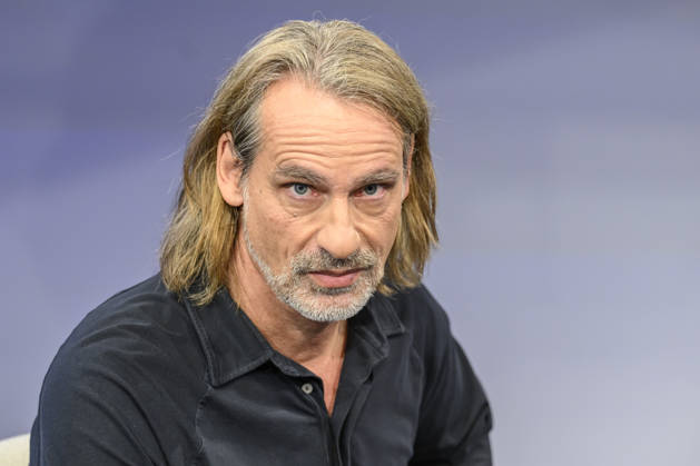 im Bild v.l.: Richard David Precht (Philosoph), GER, Berlin, Studio, zu Gast bei – Maischberger, politische Talkshow, TV, Format, mit Moderatorin – Sandra Maischberger, Das Erste, aus Adlershof – Am Studio 20, 14.10.2026, Copyright: HMBxMedia UwexKoch