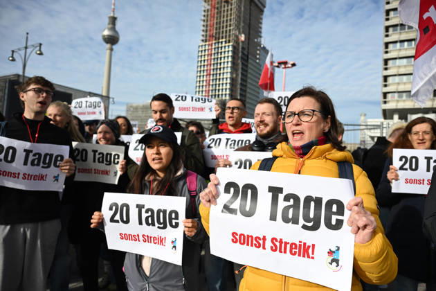 Charite workers strike over working conditions in Berlin BERLIN, GERMANY - OCTOBER 15: Workers at Charite, one of Germany’s largest university hospitals, take part in a warning strike called by the ver.di trade union, demanding better working conditions and reduced workloads, in Berlin, Germany, October 15, 2026. Volodymyr Sindieiev Anadolu Berlin Germany. Editorial use only. Please get in touch for any other usage.  Copyright: x2026xAnadoluxVolodymyrxSindieievx