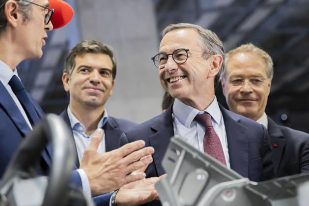 Paris, France October 15, 2026 - Paris Motor Show - Bruno Retailleau, Jonas Haddad POLITIQUE, RETAILLEAU, LR, LES REPUBLICAINS, CAMPAGNE ELECTORALE, SALON DE L AUTOMOBILE, VOITURE, ECONOMIE Copyright: xVincentxIsorex