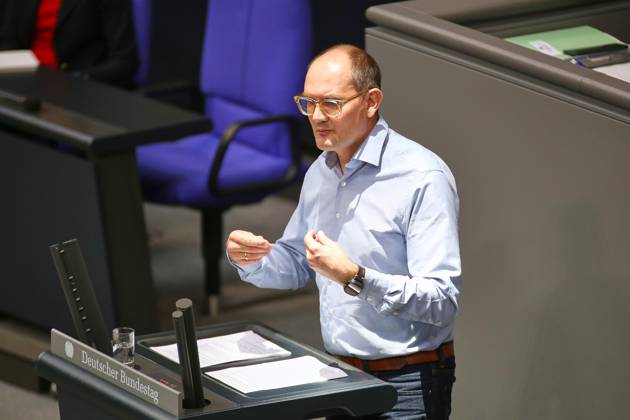 Berlin, Deutschland, 15.10.2026: Deutscher Bundestag: 102. Bundestagssitzung: Janosch Dahmen, grüne Copyright: xdtsxNachrichtenagenturx dts_139279